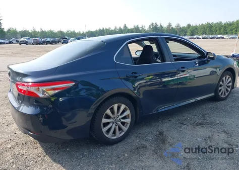 2018 Toyota Camry Le из США, поврежденный, VIN 4T1B11HK6JU534692